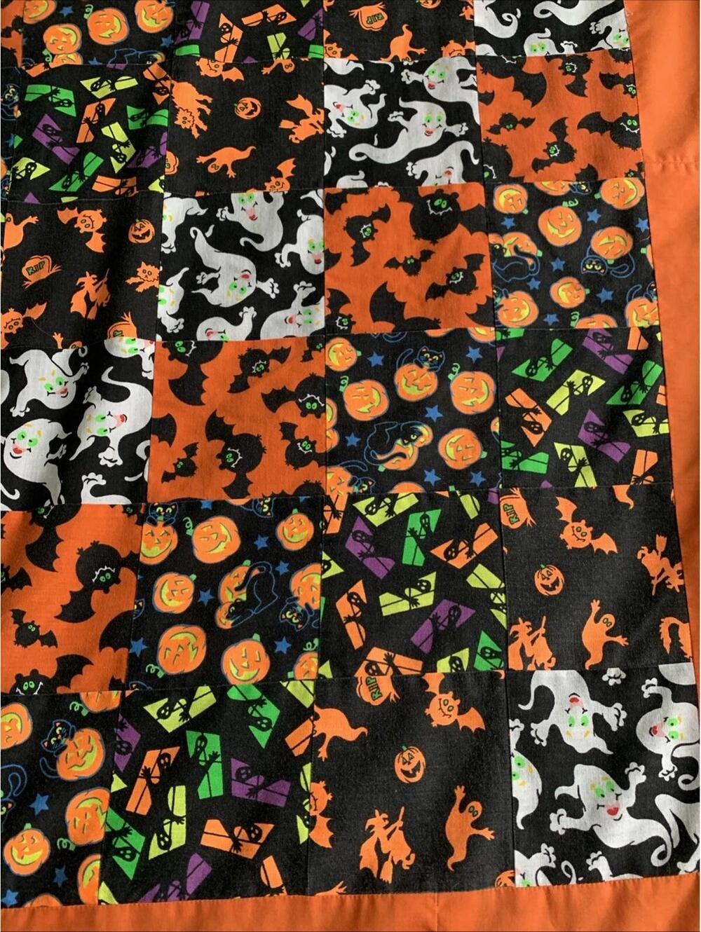 Vintage 1990s Handmade Halloween Quilt 76x 60" Large Throw Twin Cotton Patchwork - Picture 8 of 9